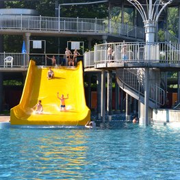 Freibad - Rutsche im Familienbecken